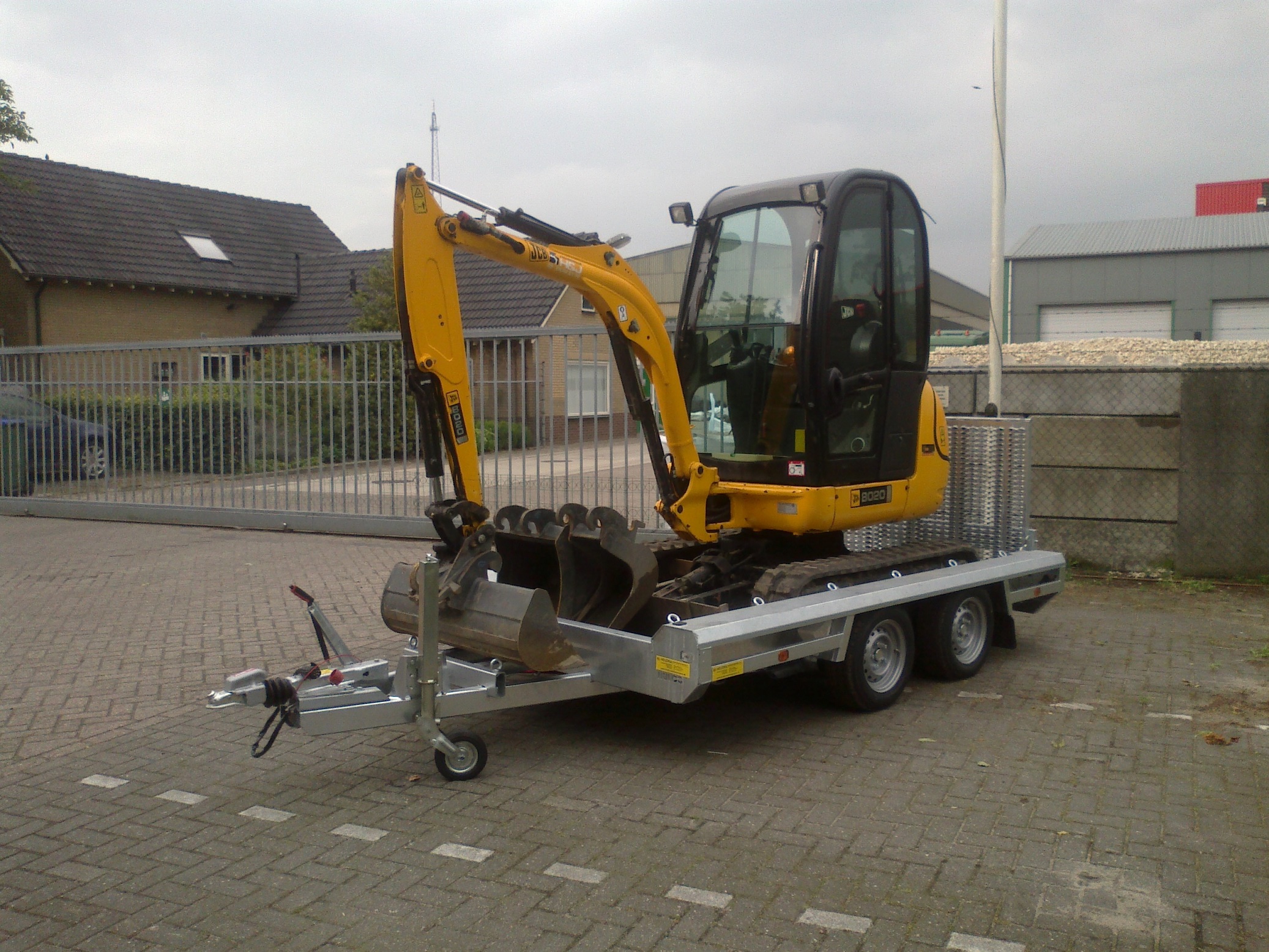 jcb 8018